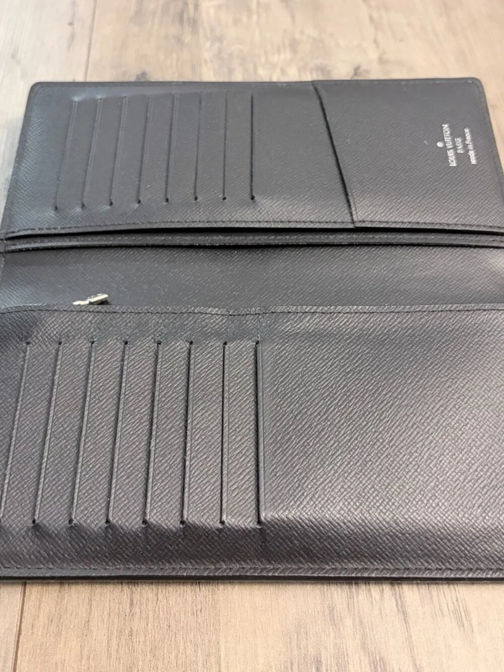 Excellent Louis Vuitton Brazza Men's Black Long Bifold Wallet Folding Logo Taiga